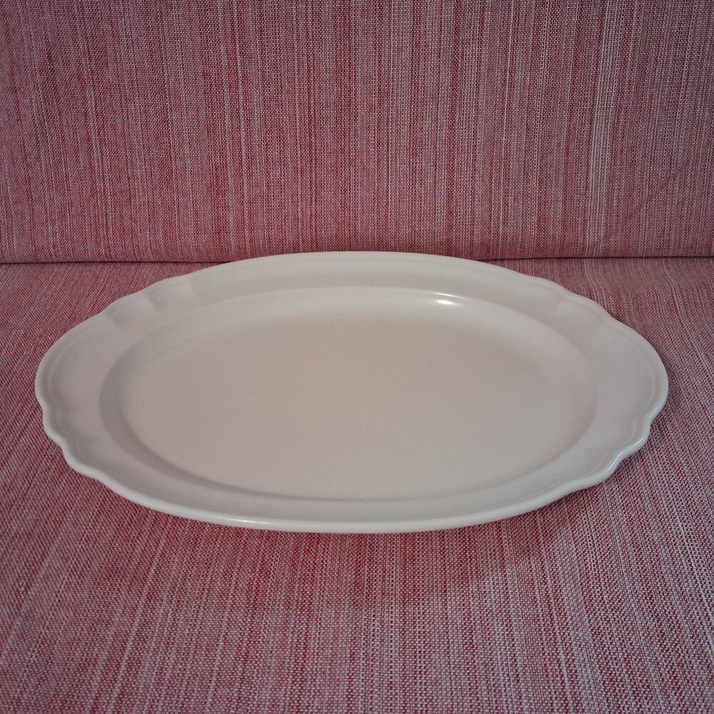Pfaltzgraff Gazebo Cream Bone 10 1/4 X 14 1/2 Oval Serving Scalloped Platter